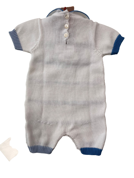 Scaldacuore pagliaccetto bianco per neonato con dettagli celesti